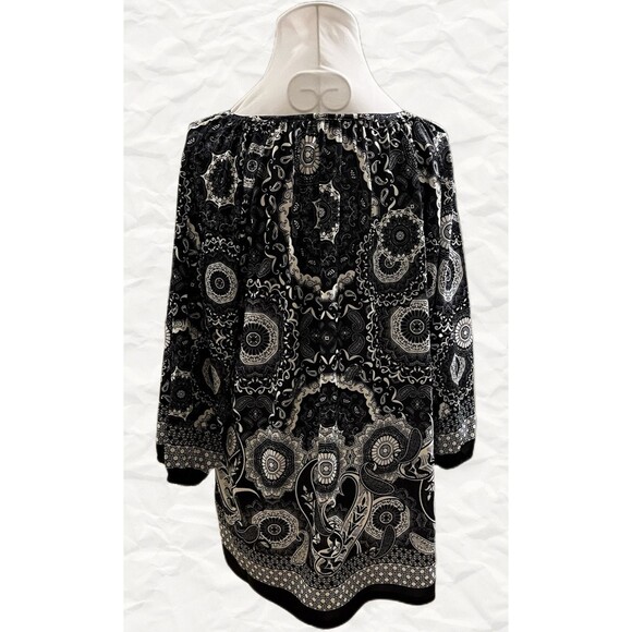 SUNNY LEIGH Women’s Black/White Medallion 3/4 Sleeve Peasant Blouse Size 1X NWT - Picture 6 of 7